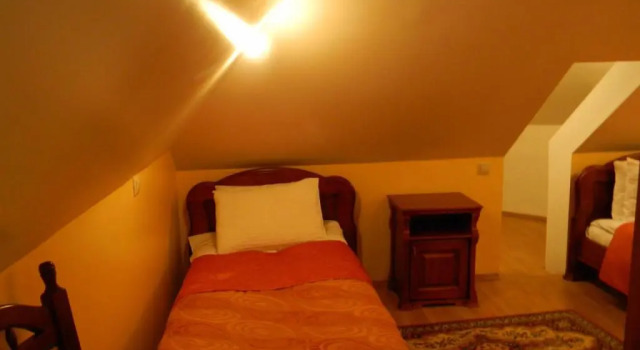 Red Stone, Prenota Hotel Truskavec' 