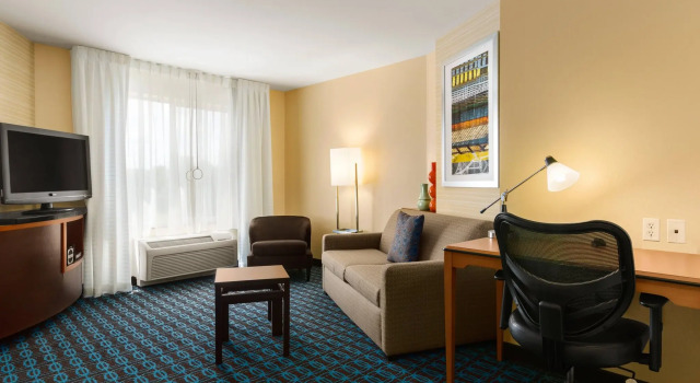Fairfield Inn & Suites by Marriott Weirton, Buchen Sie Hotel Weirton West Virginia