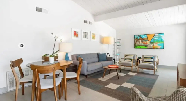 Club 915 Getaway- Pool BBQ and Pet Friendly