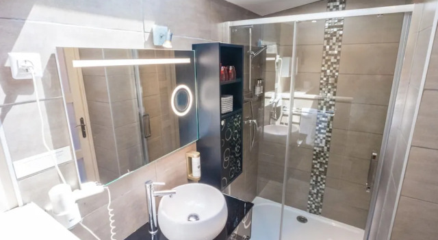 Студия Hôtel et Appart Hôtel Les Flots Bleus