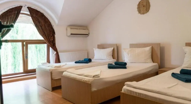 Califarul Alb, Rezervovat Hotel Hotely v Danube Delta s parkováním, Parkování