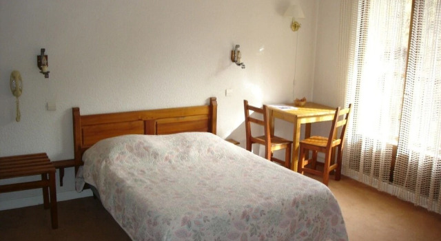 Двухместный номер Standard с балконом Hôtel Le Parpaillon