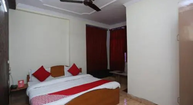 OYO 27615 Ss Hotel International