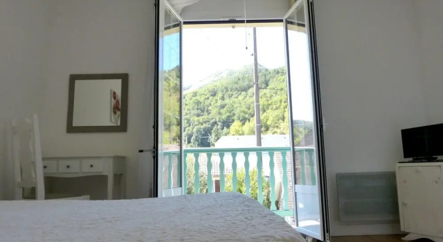 House With 2 Bedrooms In Lourdes, With Wonderful Mountain View, Furnished Terrace And Wifi - 15 Km From The Slopes, Rezerwuj Hotel Lourdes Hautes-Pyrénées