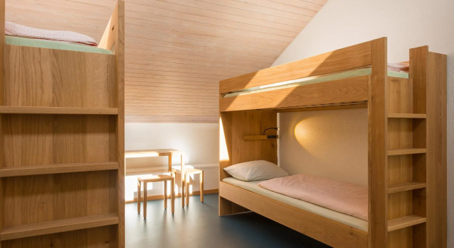 Четырёхместный номер Standard Zug Youth Hostel