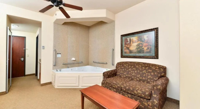 Люкс Holiday Inn Express Hotel & Suites Las Cruces by IHG
