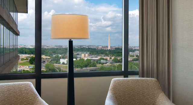 Номер Standard DoubleTree by Hilton Washington DC   Crystal City