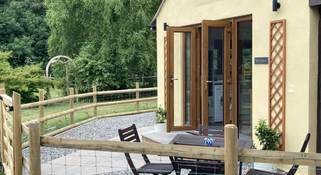 1 Bedroomed Detached Holiday Retreat Pant, Book Feriehus Pant Shropshire