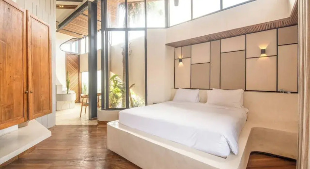 Апартаменты 1BR Loft Art Deco Shared Pool, 700m to Echo Beach