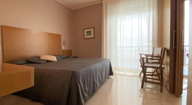 Hotel Tirreno, Забронировать Отель Споторно Ривьера-делле-Пальме