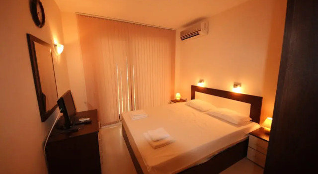 Azur Apartments