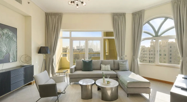 Short-stay at Al Haseer - 4 Beds Palm Holiday Apt