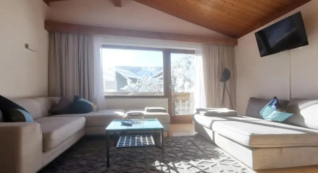 Апартаменты Deluxe The Seefeld Retreat - Central Family Friendly Chalet - Mountain Views
