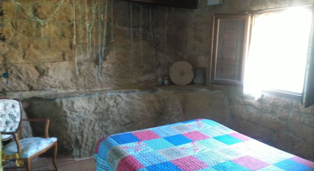 Refugio El Pajar, Book Hotel Castilsabas Spain