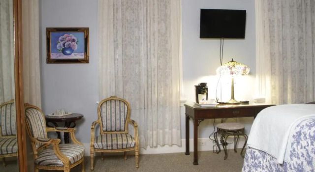 Двухместный номер Deluxe Flowertown Bed and Breakfast