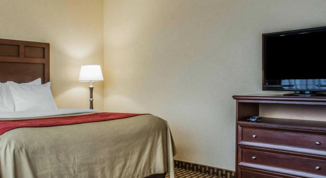 Номер Standard Comfort Inn & Suites Farmington - Victor