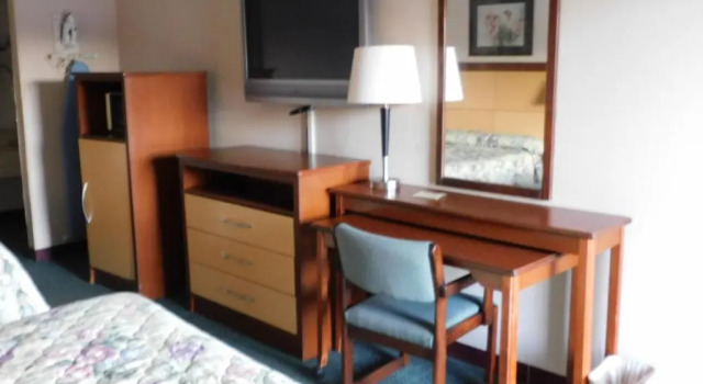 Четырёхместный номер Standard Camilla Inn & Suites