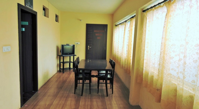 Travellers Paradise Nainital, Rezervovat Hotel Nainital Uttarakhand