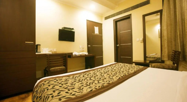 Двухместный номер Superior с красивым видом из окна Hotel The Pearl Near BLK Hospital