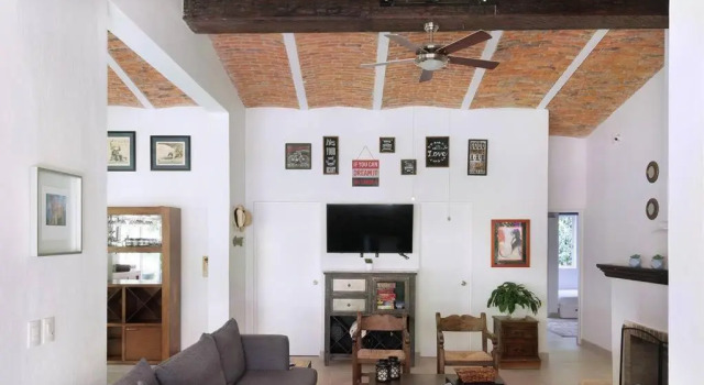 Welcome to Villa Cristy 3-BR 3 5-WC in the La Floresta area, Rezerwuj Willa Ajijic 