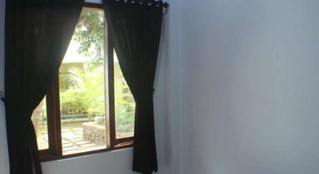 Tri Putri Homestay, Book Hotel Hotels in Lombok with Parking, Parking