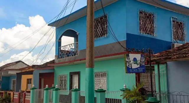 BR& Hostal Restaurante Tropical Caribe, Rezervovat Hotel Hotely v Sancti Spiritus s parkováním, Parkování