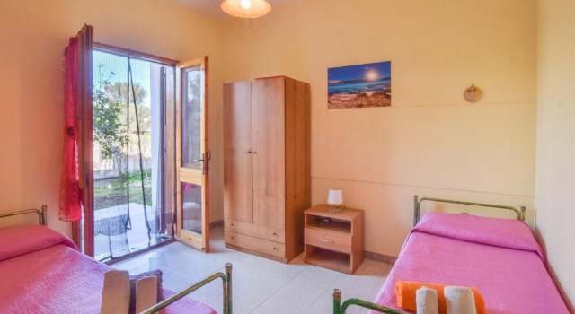 Stunning Home in San Teodoro With Wifi and 2 Bedrooms