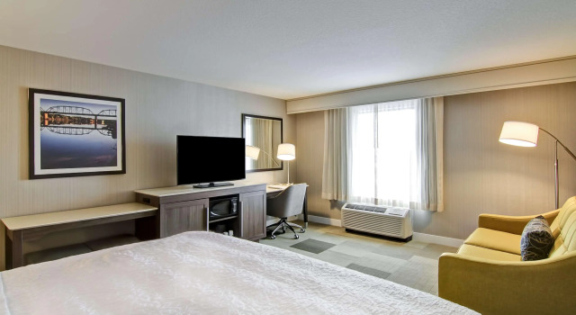Hampton Inn & Suites By Hilton Saskatoon Airport, Rezervasyon Otel Saskatoon Saskatchewan
