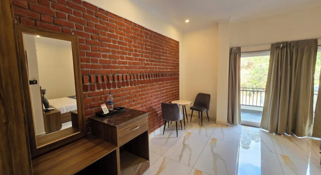 Номер Superior с балконом и с видом на окрестности Sanctuary Boutique Hotel