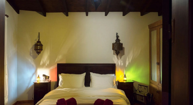 Dandy on the Hill - Amfikleia, Book Hotel Amfiklia 