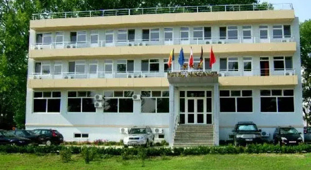 Hotel ELEGANCE, Varaa Hotelli Hotellit Mamaia-Sat pysäköinnillä, Pysäköinti