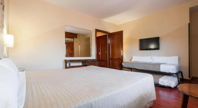 Трёхместный номер Standard Hotel Los Olivos