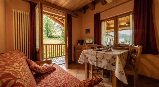 Walsertal Residence, Забронировать Отель Грессоней-ла-Трините Грессоней, рядом с Гондольный подъёмник Стафал-Габиет (нижняя станция)