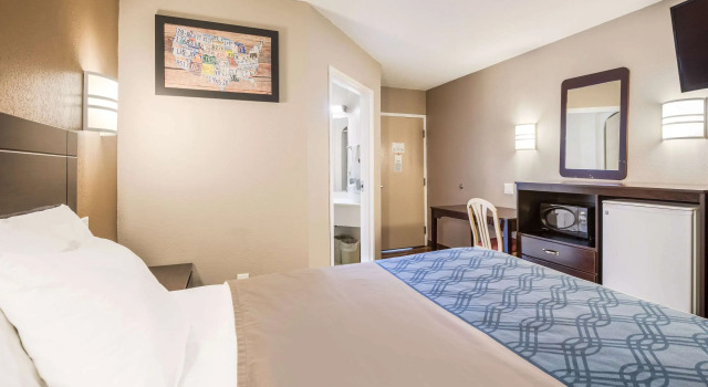 Двухместный номер Standard Econo Lodge Morristown West