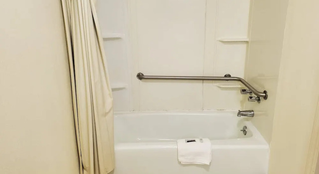 Номер Standard Elk Inn Motel I-77,Exit 85