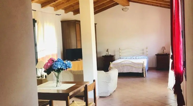 Agriturismo Gli Oleandri, Забронировать Дом для отпуска Коттеджи Лоири-Порто-Сан-Паулу, Коттедж