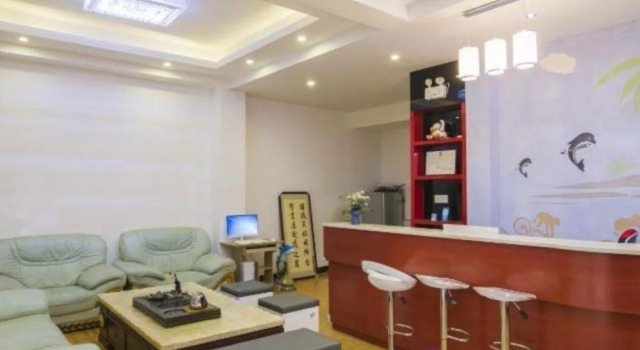 Small White Whale Inn, Book Hotel Siming 