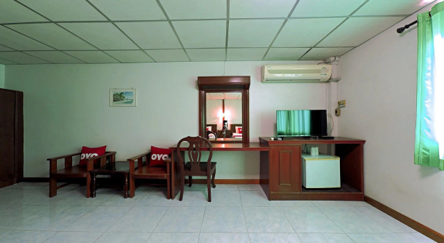 Dumrong Town Hotel
