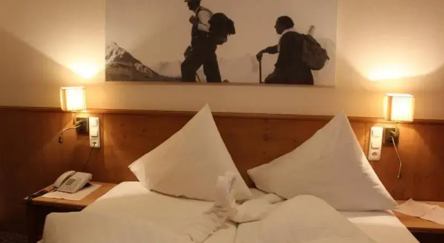 Familienhotel Adler, Rezerwuj Hotel Hotele w Tyrol z parkingiem, Parking