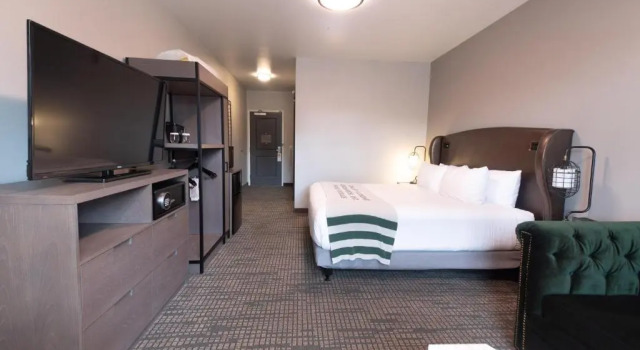 Люкс Oxford Suites Paso Robles