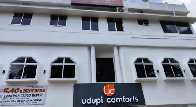 Udupi Comforts, Prenota Hotel Malpe Karnataka