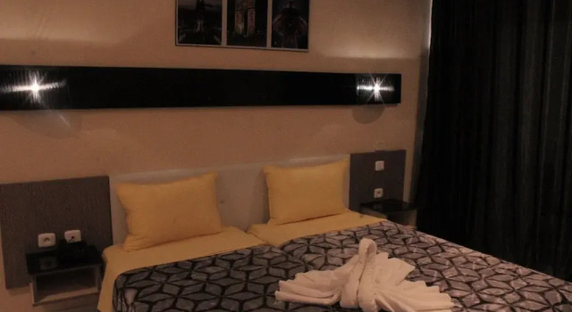 Le Parisien Tunis, Rezervasyon Otel Tunus Tunis, Medina yakınında