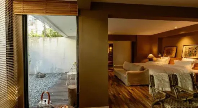 Четырёхместный семейный люкс с видом на внутренний двор Dali Yichen Homestay·Cangshan Villa