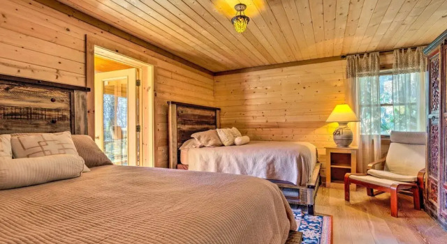 Коттедж с 3 комнатами Golf, Sauna, Creek: Spectacular Smoky Mtn-view Gem