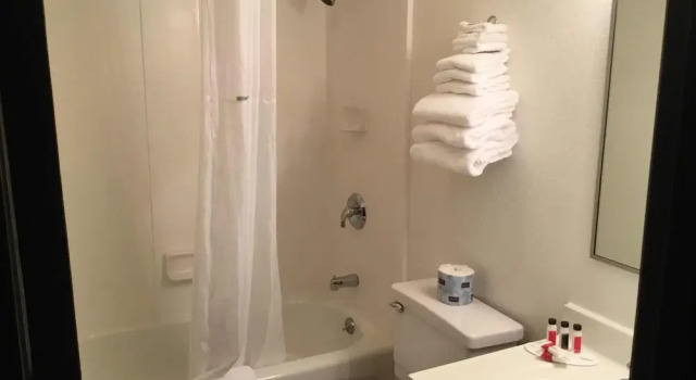 Двухместный номер Standard Super 8 by Wyndham Portland/Westbrook Area