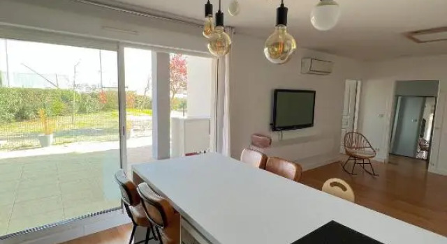 Superbe, face aux bateaux - 2ch + jardin - marina