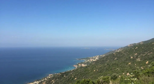 Апартаменты Ajaccio magnifique T2 37m2 centre ville vue mer au bord de la plage Neuf 4 couchages balcon parking privé fermé Clim wifi