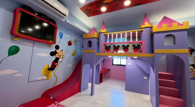 Коттедж с 3 комнатами Fun Holiday Family Hostel