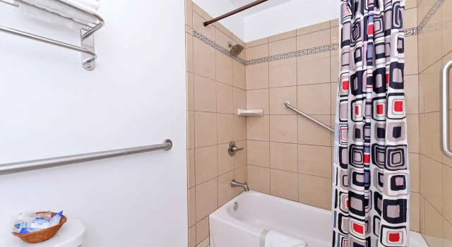 Шестиместный номер Standard Americas Best Value Inn & Suites Klamath Falls