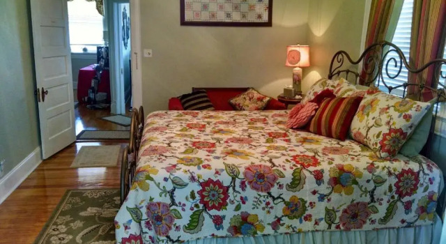Люкс Deluxe Sandstone Street Bed and Breakfast